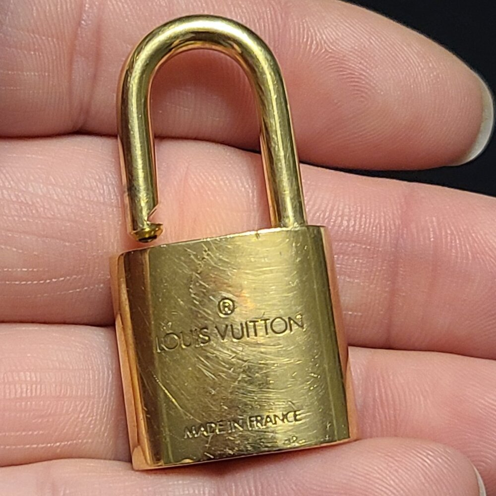 LV Lock & Key # 310 - Picture 9 of 13
